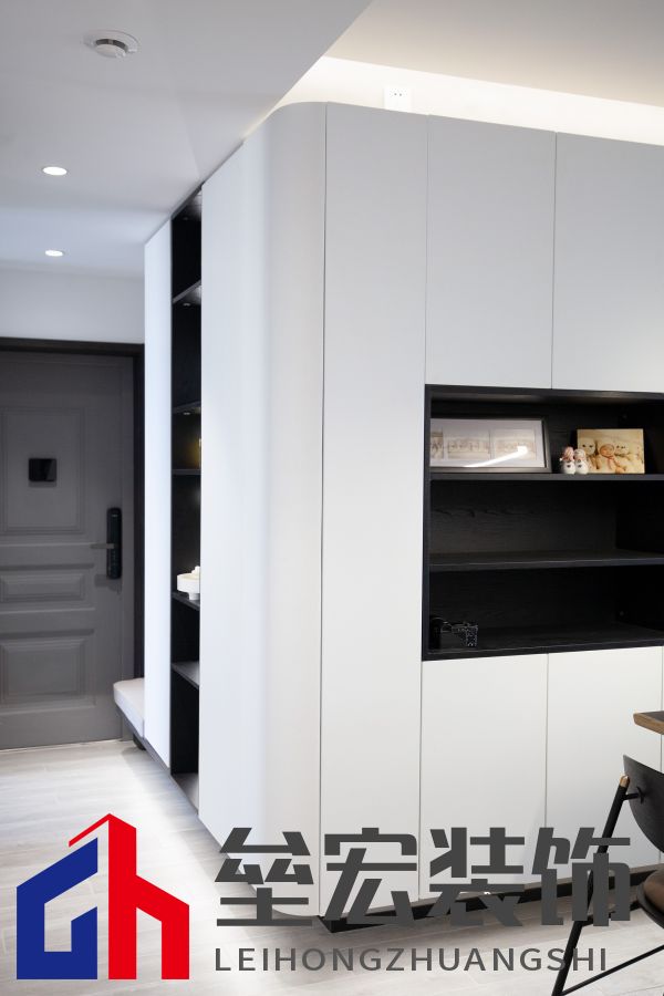 142㎡現(xiàn)代簡約丨 黑白格調(diào)下的溫柔空間！