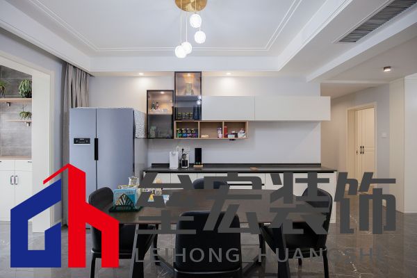 白色、木色與黑色演繹同一空間下的不同格調(diào)！