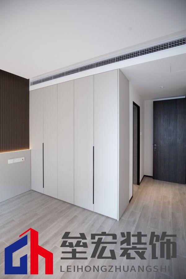 142㎡現(xiàn)代簡約丨 黑白格調(diào)下的溫柔空間！