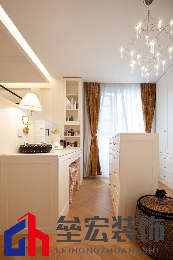 不愧是設(shè)計師的家丨暖白色設(shè)計，從客廳美到臥室