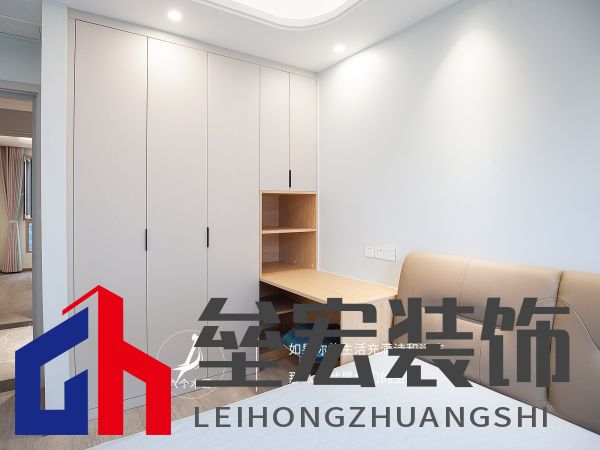 103㎡三居室一門到頂?shù)囊鹿裨O(shè)計(jì)，簡(jiǎn)約又溫馨