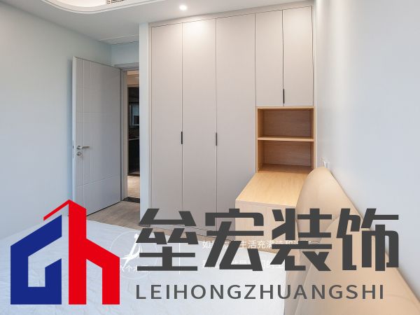 103㎡三居室一門到頂?shù)囊鹿裨O(shè)計(jì)，簡(jiǎn)約又溫馨