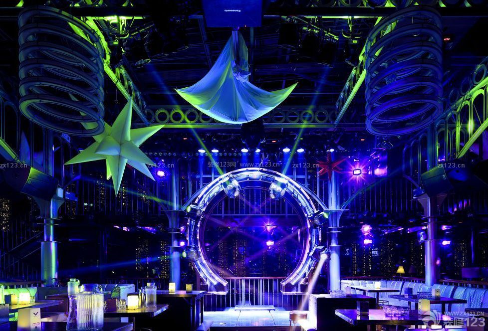 qq炫舞房間酒吧設(shè)計(jì)_酒吧門(mén)口設(shè)計(jì)_廈門(mén)酒吧設(shè)計(jì)