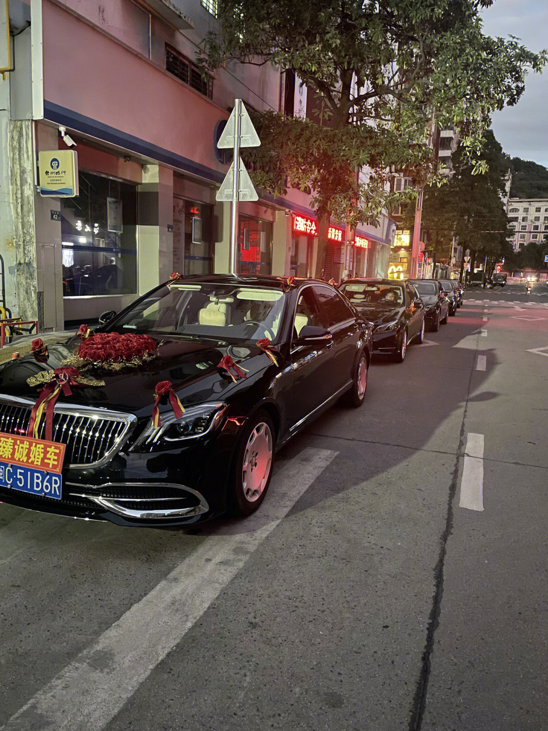 廈門婚慶車隊(duì)_廈門哪里有婚車裝飾_廈門婚車裝飾去哪里