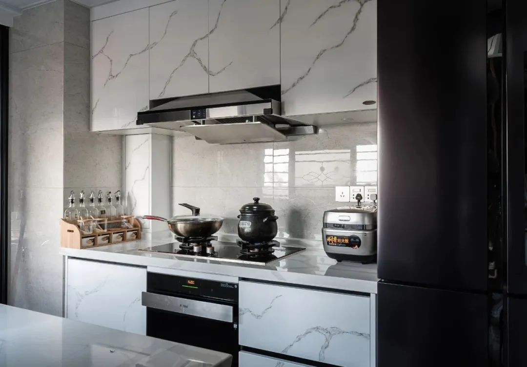 現(xiàn)代簡約裝修效果圖_廈門簡約裝修_簡約裝修效果圖