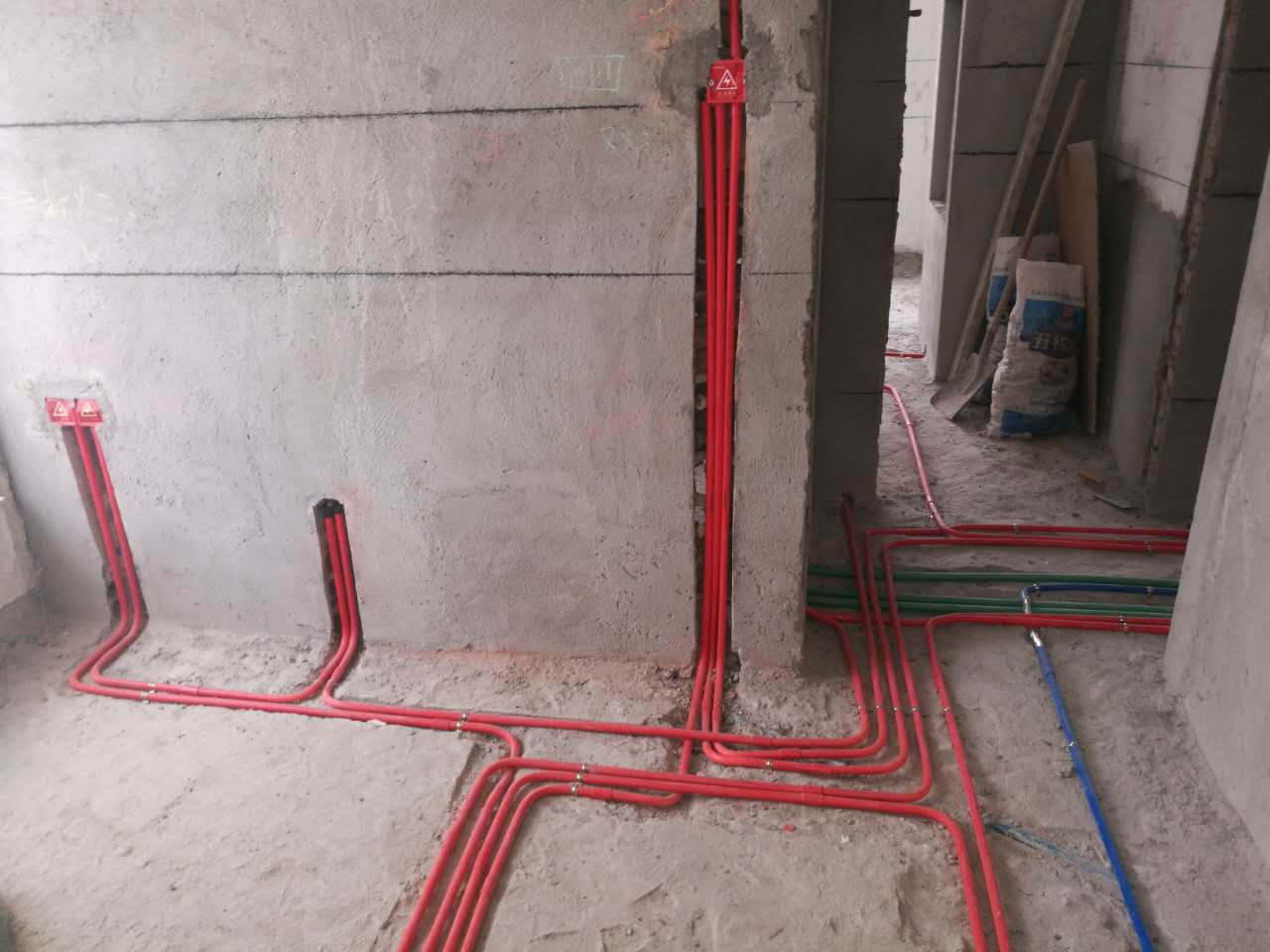 廈門(mén)水電安裝多少錢(qián)一平方_廈門(mén)裝修水電工人_廈門(mén)裝修水電改造