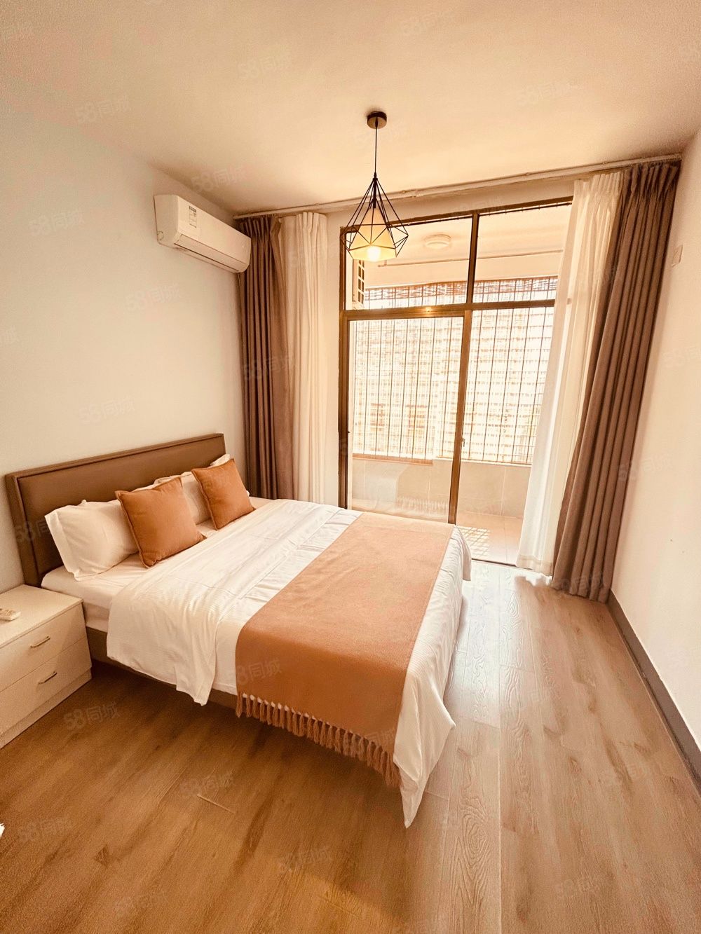 萬(wàn)象城商圈 精裝大單間帶大陽(yáng)臺(tái) 原木風(fēng)格 酒店裝飾