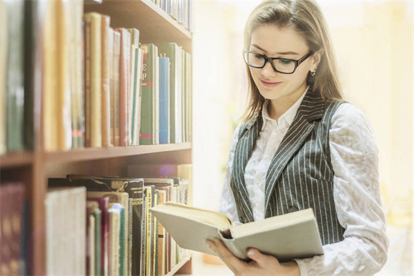 哪些?？朴惺覂?nèi)設(shè)計專業(yè)