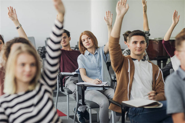 哪些?？朴惺覂?nèi)設(shè)計專業(yè)