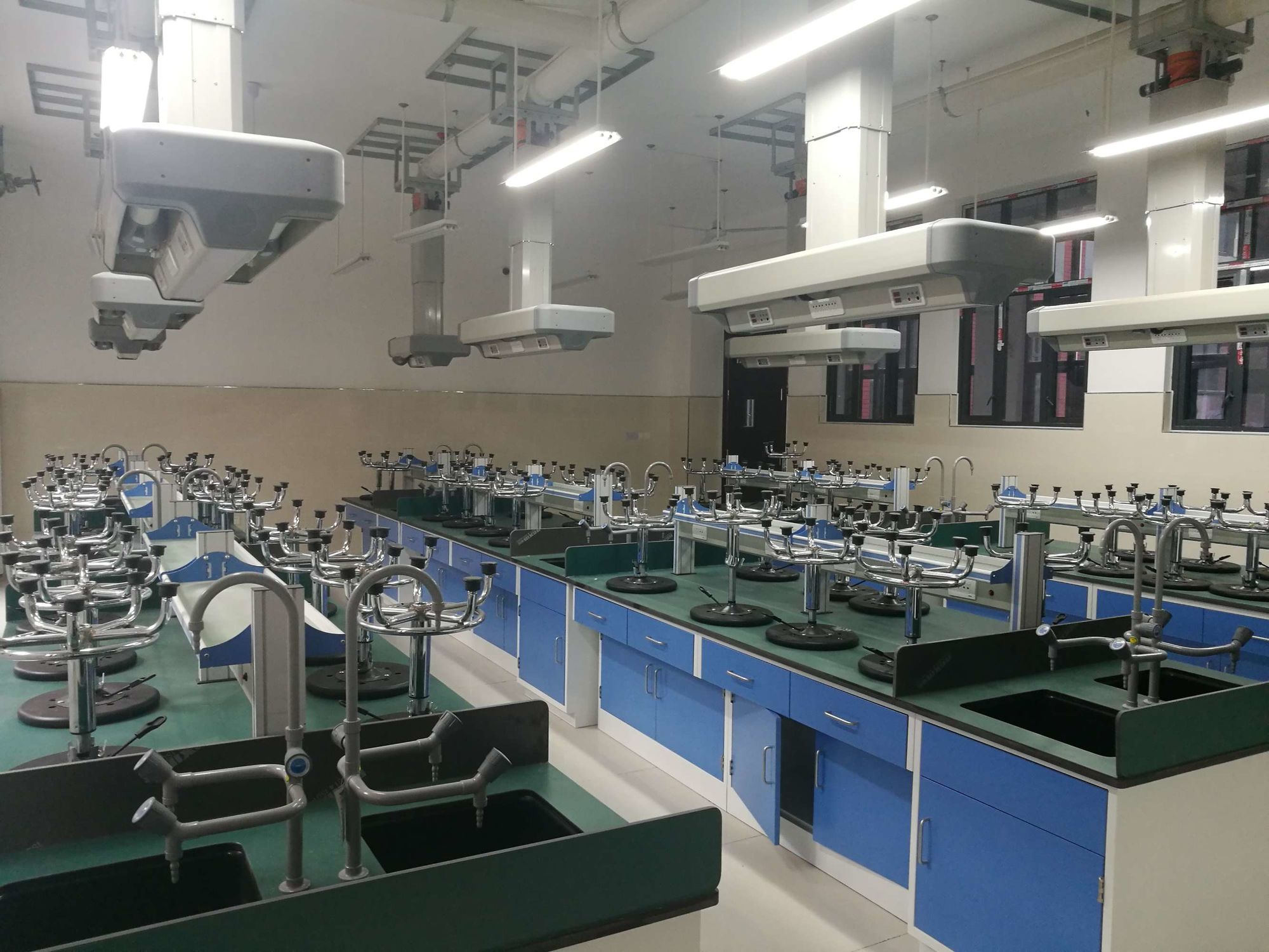 廈門裝修室實驗設(shè)計公司_廈門實驗室裝修設(shè)計_廈門室內(nèi)裝修設(shè)計