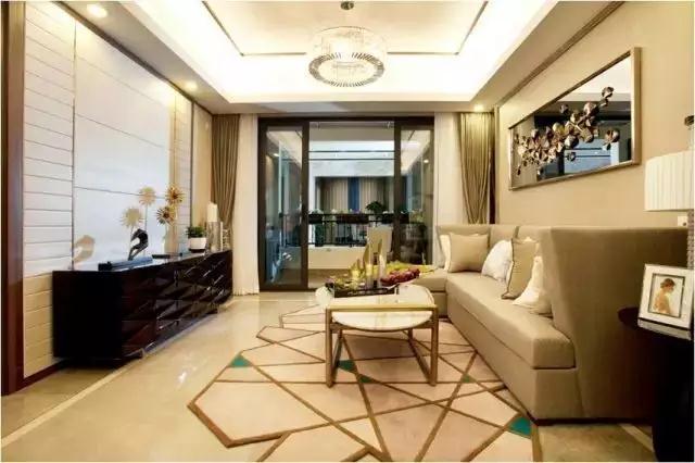 150㎡戶型四間朝南，一個創(chuàng)新的戶型，我不允許它有1㎡的浪費。