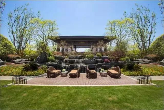 150㎡戶型四間朝南，一個創(chuàng)新的戶型，我不允許它有1㎡的浪費。